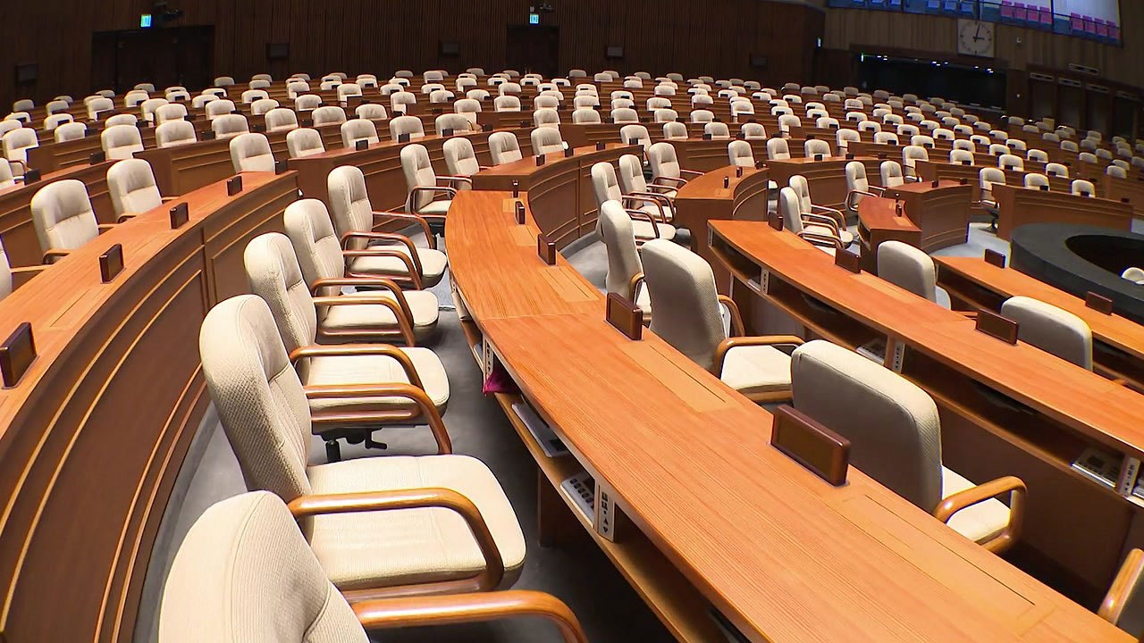 의원정수 갑론을박...진도 못 나가는 선거제 논의 / YTN