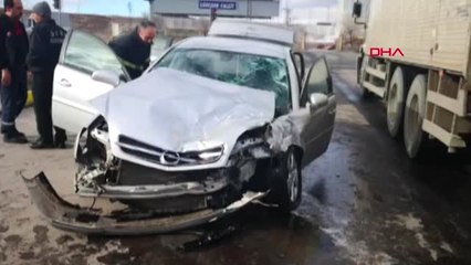 Aksaray Otomobil Şarampole Devrildi 3 Yaralı