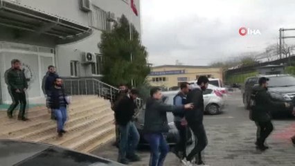 Zorla Alıkoydukları Vatandaşa İşkence Yapıp Değerli Eşyalarını Çaldılar