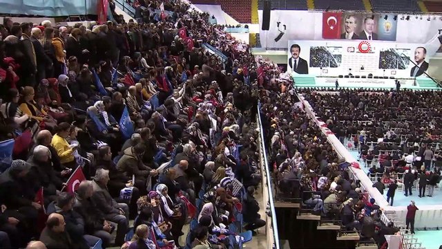 AK Parti İzmir Büyükşehir Belediye Başkan adayı Nihat Zeybekci: '31 Mart’tan sonra İzmir projelerimiz tamamlandığında 100 yılın projelerine hazır hale gelecektir. İzmir’de gönülleri fethedeceğiz. Önce gönülleri ihya sonra, sonra İzmir’i imar