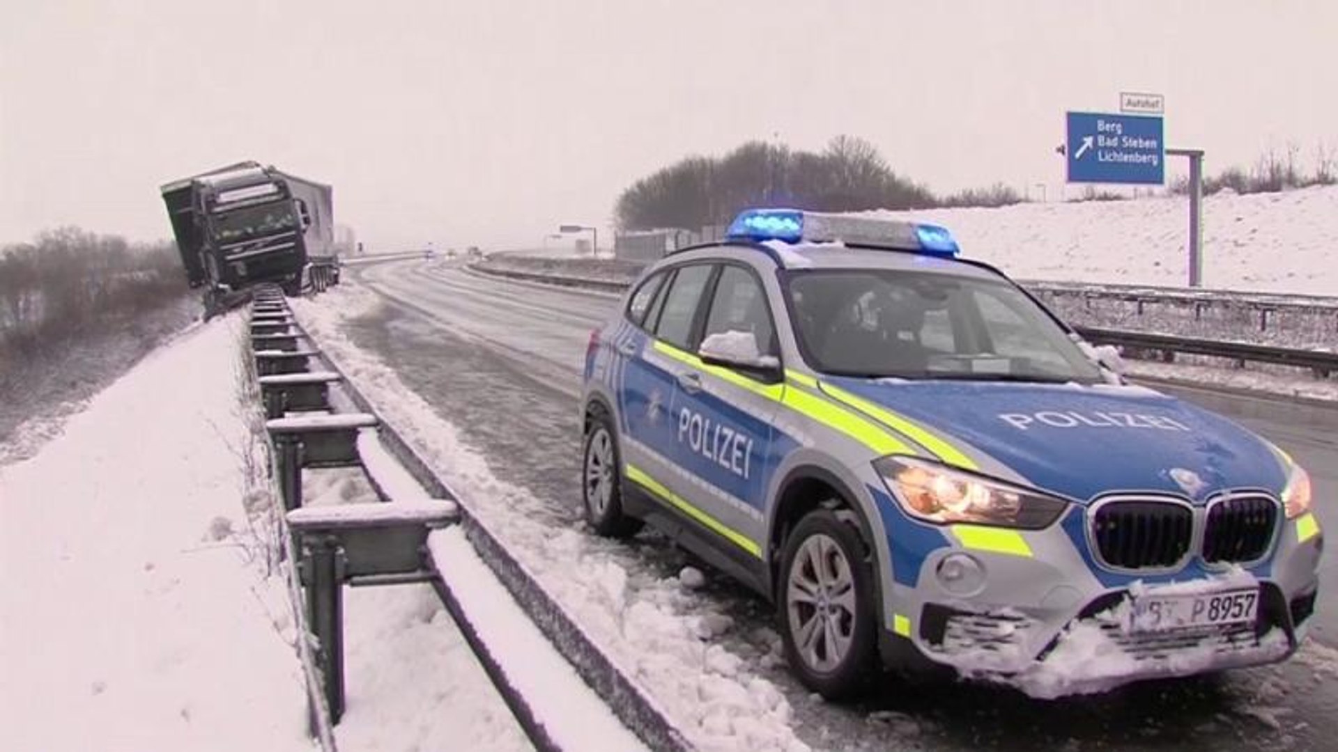 ⁣Travel disruption as heavy snow hits central Europe