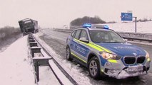 Heftige Schneefälle sorgen für Chaos in Süddeutschland und Österreich