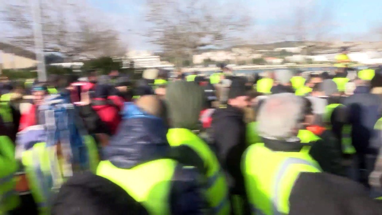 Echanges entre gilets jaunes et militants CGT