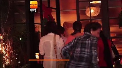 मुंबई के सोहो हाउस में अपनी बेटी सुहाना के साथ नजर आईं गौरी खान