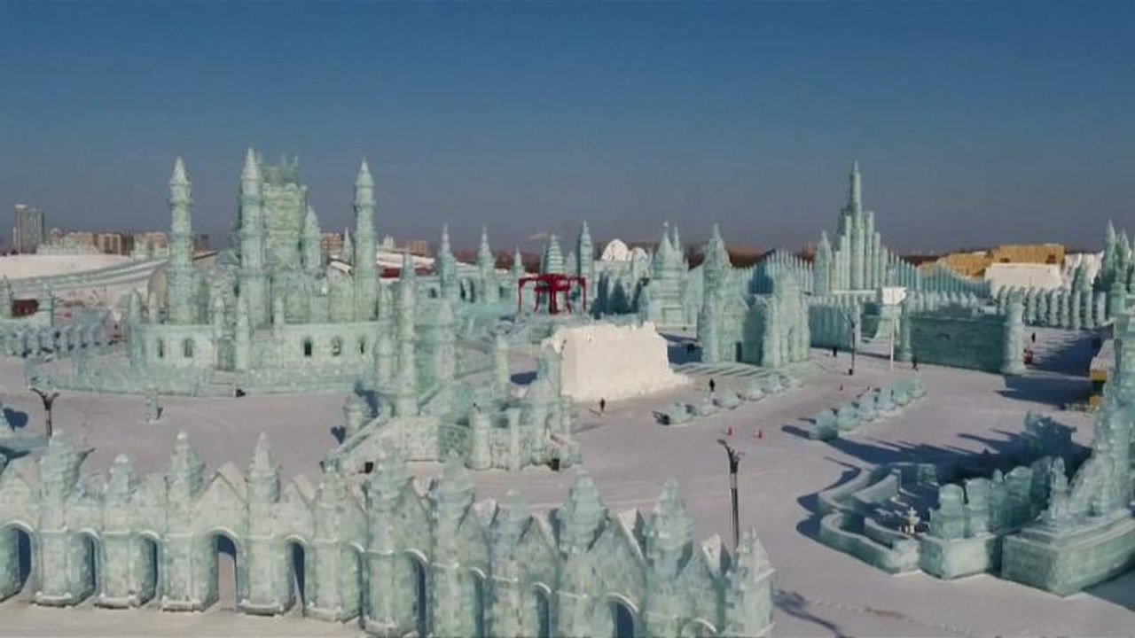 China: Internationales Eis- und Schneefestival in Hadina hat begonnen