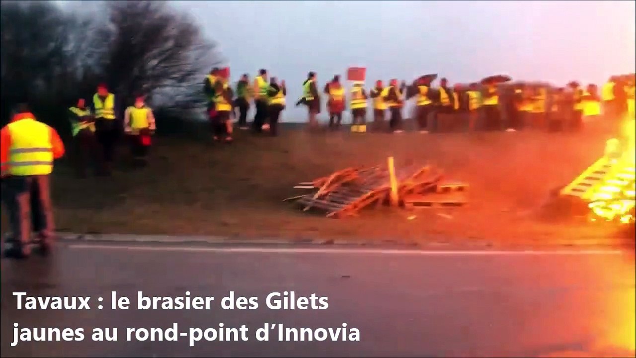 Tavaux : le brasier des Gilets jaunes au rond-point d'Innovia - Vidéo  Dailymotion