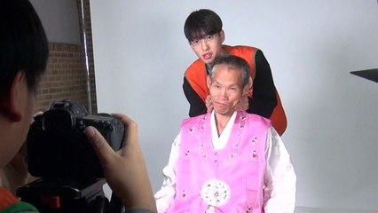 장수 사진 '찰칵'...7년 째 이어지는 재능 기부 / YTN