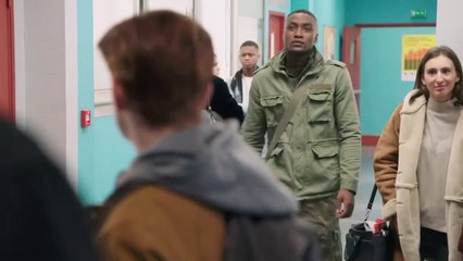 EXCLU : Un nouvel élève perturbe la petite bande du lycée !