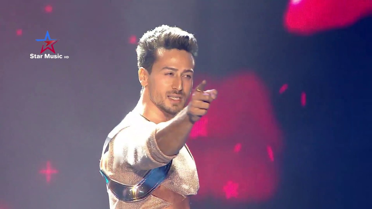 Allah Mujhe Dard Ke Tiger Shroff Performance At Star Screen Awards 2019 - Star Music HD