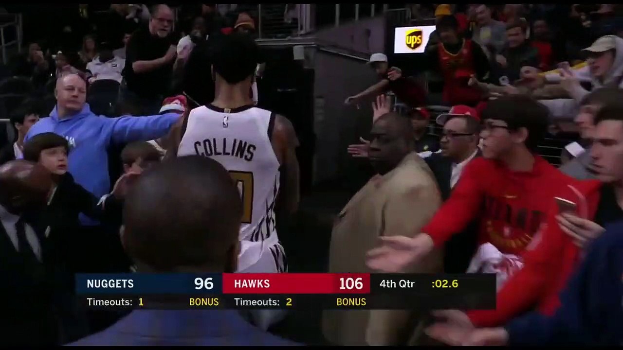 Le basketteur John Collins met une claque à un enfant (high fives FAIL)
