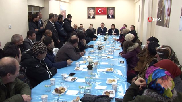 AK Parti’nin Zeytinburnu adayı Arısoy, çöken binanın mağdurlarına çözüm sözü verdi