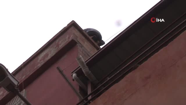 Cep Telefonu ve Televizyon İçin Ölmek İstedi Polis Kurtardı