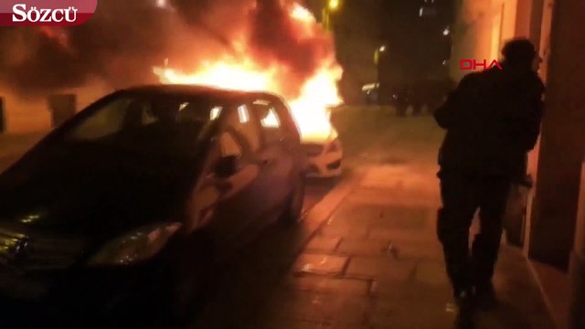 'Sarı Yelekliler' Paris'te araba yaktı