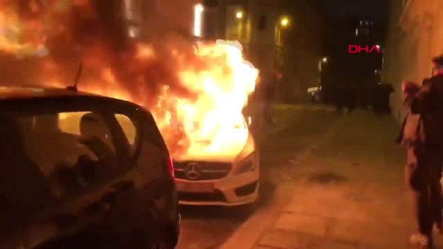 Dha Dış - 'sarı Yelekliler' Paris'te Araba Yaktı