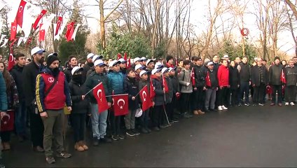 Yüzlerce genç ellerinde bayraklarla Sarıkamış Şehitleri için yürüdü