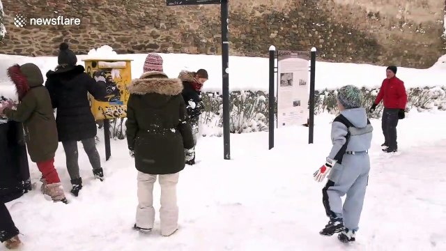 Cold snap brings snow and transport problems to much of Greece