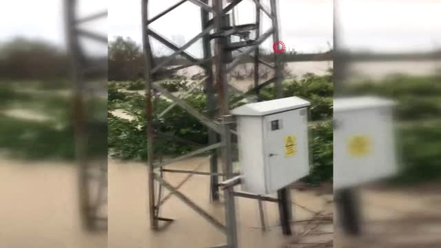 Adana'da Narenciye Bahçeleri Sular Altında Kaldı