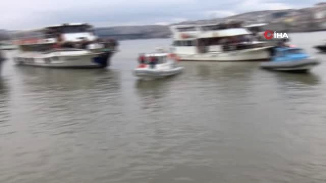 Haliç'te Geleneksel Haç Çıkarma Töreni Yapıldı