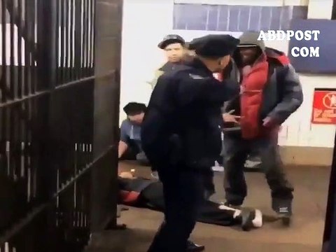 NEW YORK METROSUNDA POLISE SALDIRI