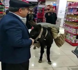 Markete Eşekle Geldi, Poşet Yerine Heybeyi Kullandı