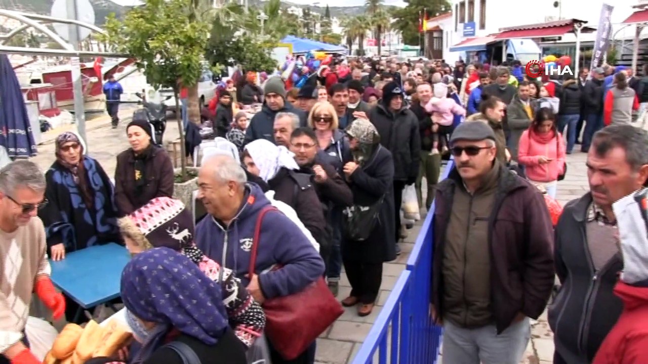 Bodrum'da 3 ton hamsi 1 saate tükendi