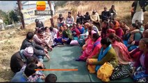 Uttarakhand: सल्ट के सात गांवों के ग्रामीणों का चार दिनों से सड़क को लेकर धरना