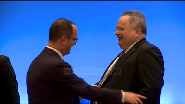 Kotzias flet për ikjen e Bushatit: Ishte kundër ndryshimit të kufijve mes Kosovës e Serbisë