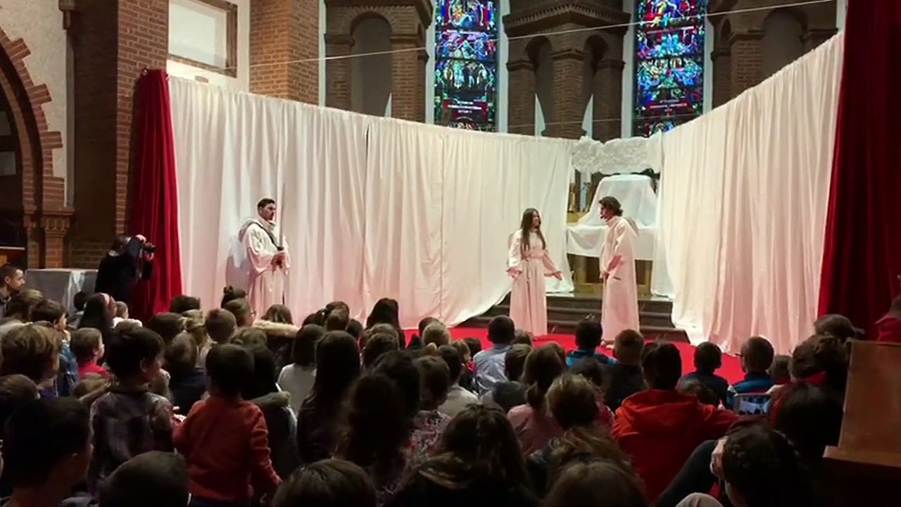 Mulhouse: Adam, Eve, les rois mages et les anges à la paroisse Sainte-Thérèse