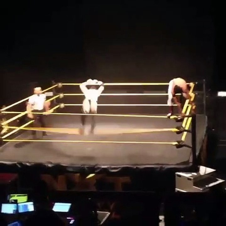 Velveteen Dream and Black amazing interaction during a house show (Not my video, credits to @twohandsriz on instagram)