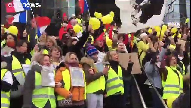 Gilet gialli: primo corteo di donne in Francia
