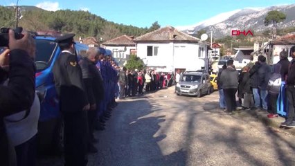 Antalya Misafirliğe Gittiği Binadan Düşüp Ölen Asker Toprağa Verildi
