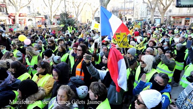 Les femmes Gilets jaunes manifestent à Avignon
