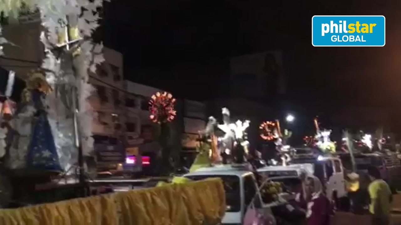 Devotees start to arrive early in Quiapo Church for the blessing and procession of Black Nazarene replicas