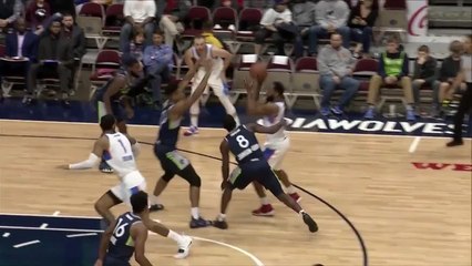 Richard Solomon slams home the alley-oop