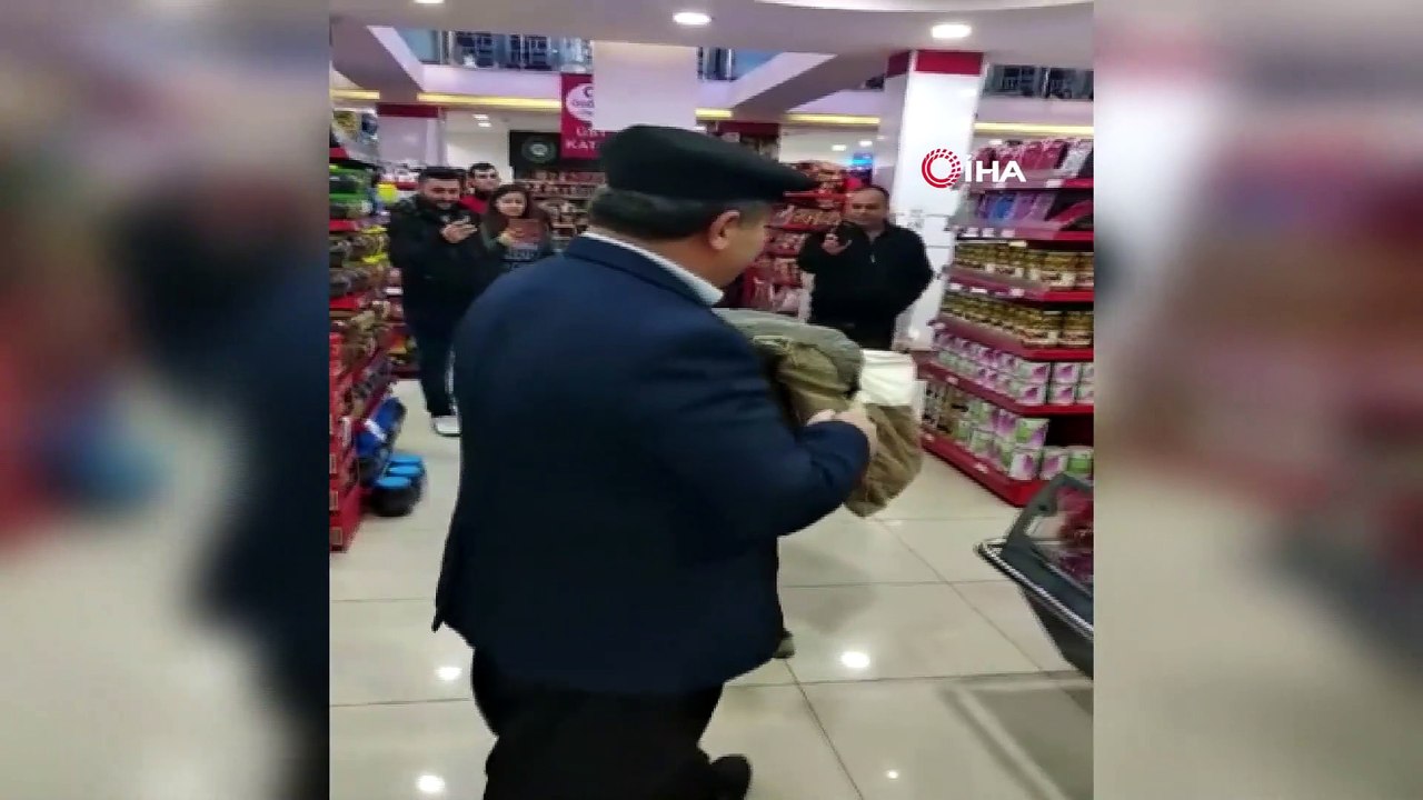 Markete Eşekle Geldi, Poşet Yerine Heybesini Kullandı