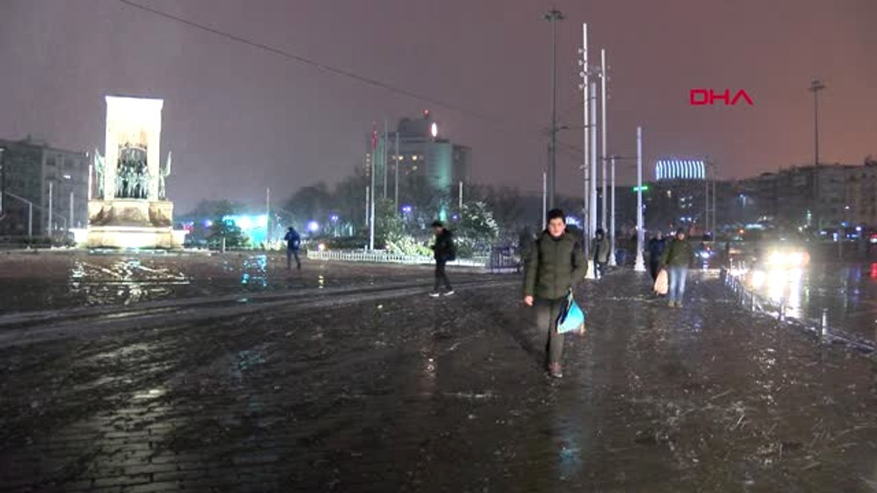 İstanbul- İstanbullular Güne Kar Yağışı ile Başladı