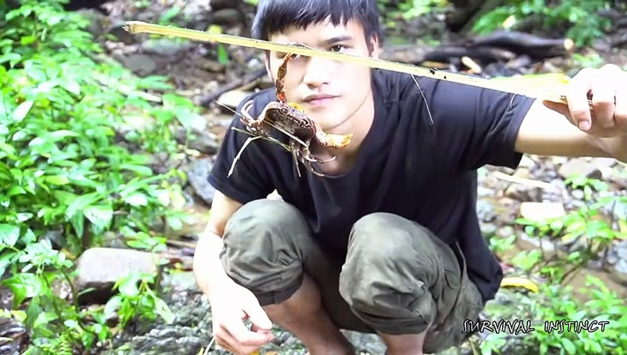 Survival Instinct - Catch and bake the mountain crabs