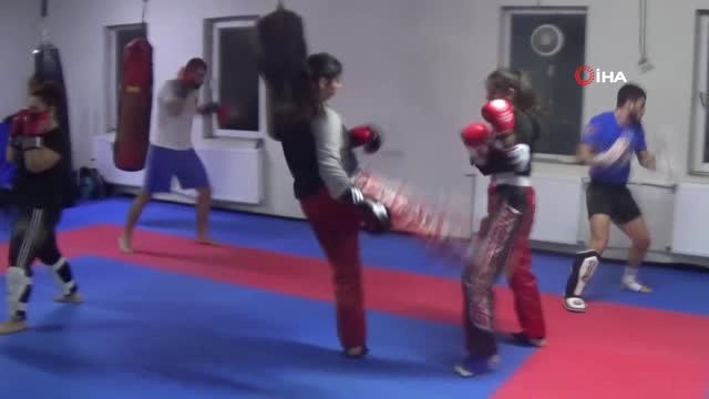 Kick Boks'ta Milli Takımın Deposu BalıkesirBalıkesir'de Yetişen Sporcular Dünya'da Ses Getiriyor-...