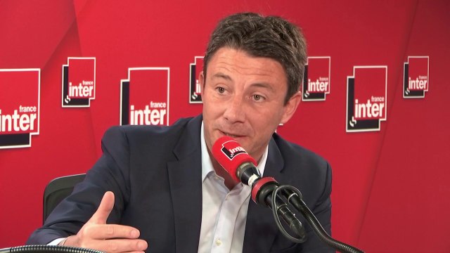 Benjamin Griveaux, porte-parole du gouvernement : Pour porter un gilet jaune, aller sur un rond point dans les petites villes, il faut beaucoup de courage (...) En revanche, il y a beaucoup de lâcheté chez ceux (...) qui boxent des policiers