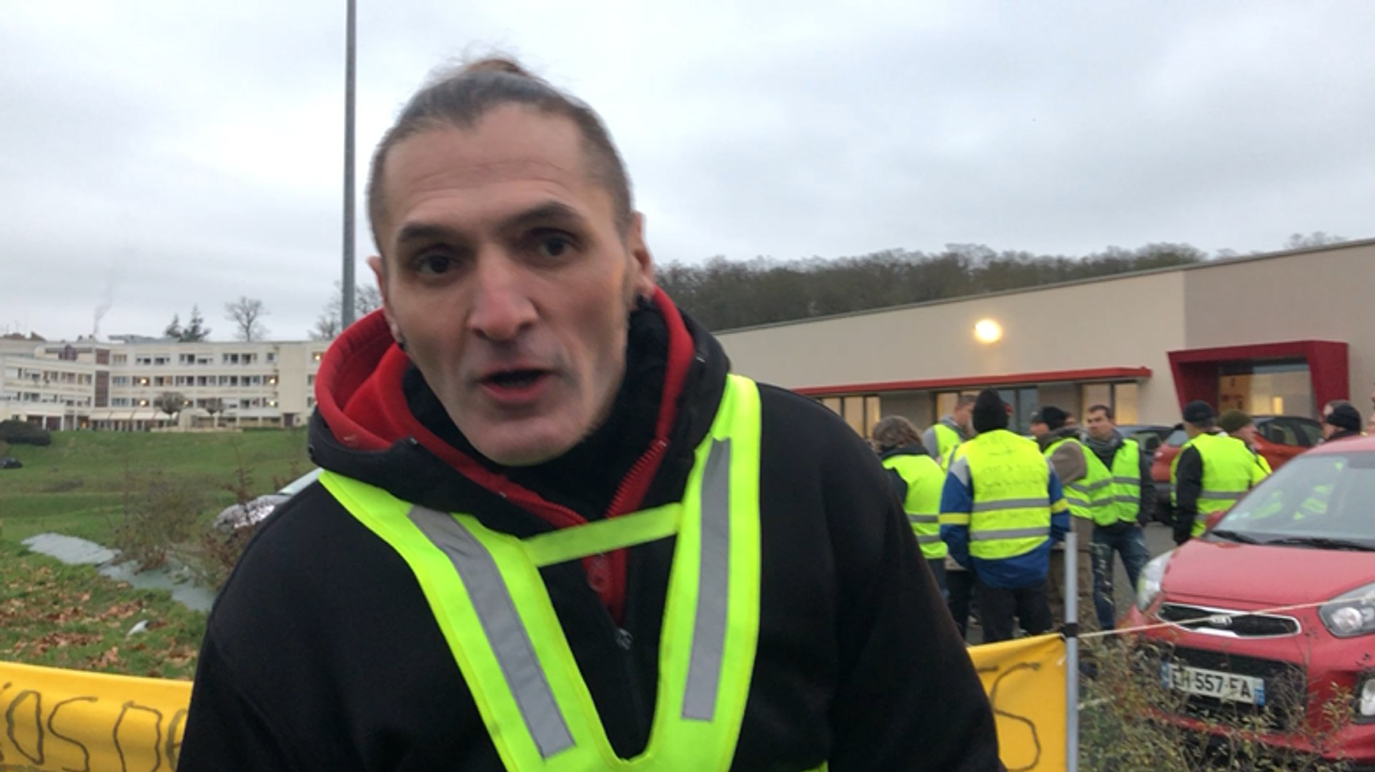Action Des Gilets Jaunes Devant Le Pôle Emploi De Sablé Sur Sarthe