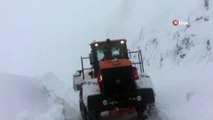 Sincik-Malatya Karayolu Yoğun Kar Yağışı Nedeniyle Ulaşıma Kapandı
