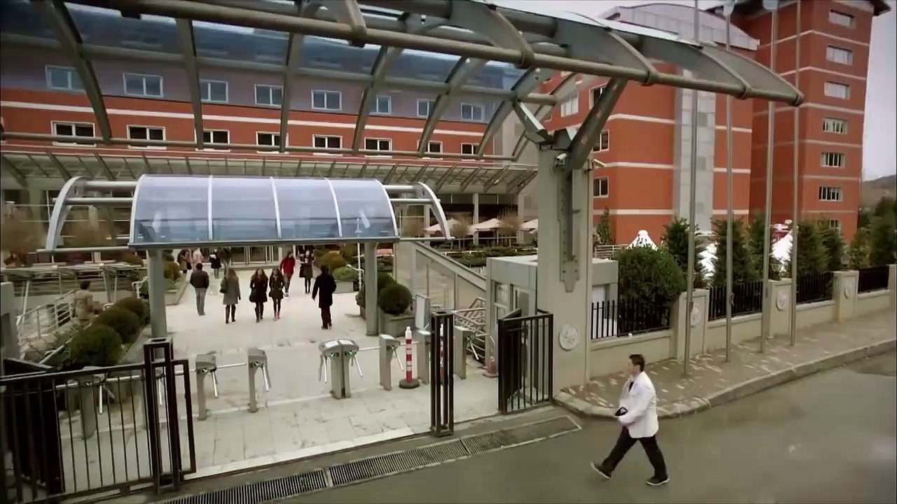 Emir ve Feriha asansörde - Adını Feriha Koydum 13. Bölüm