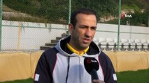 Adil Gevrek: “Hocamız isterse Larin için girişimde bulunuruz”Evkur Yeni Malatyaspor Başkanı Adil Gevrek:- “Yiğithan ve Barış dışında 3-4 transfer daha yapacağız”