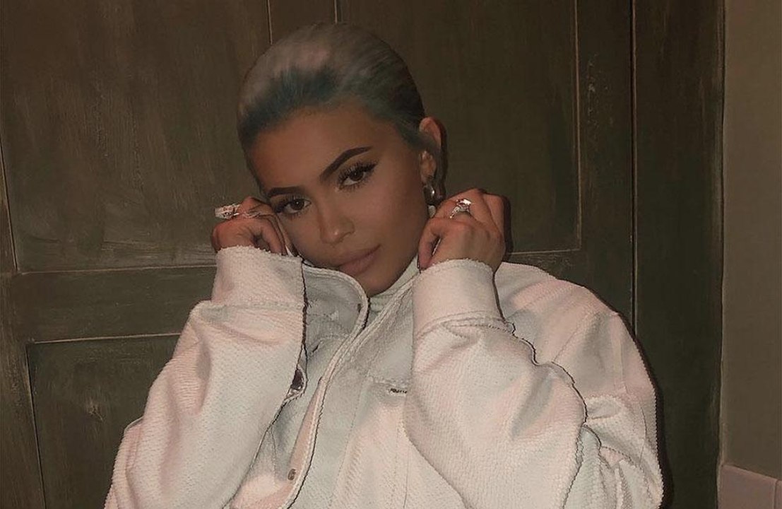 Kylie Jenner heizt Verlobungsgerüchte an