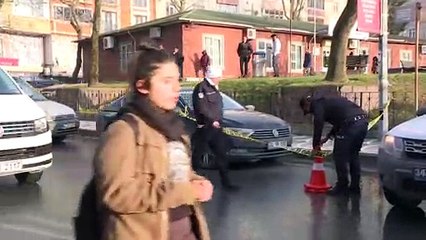 Altın toptancısını soymaya çalışan şüpheliler kaçtı - İSTANBUL