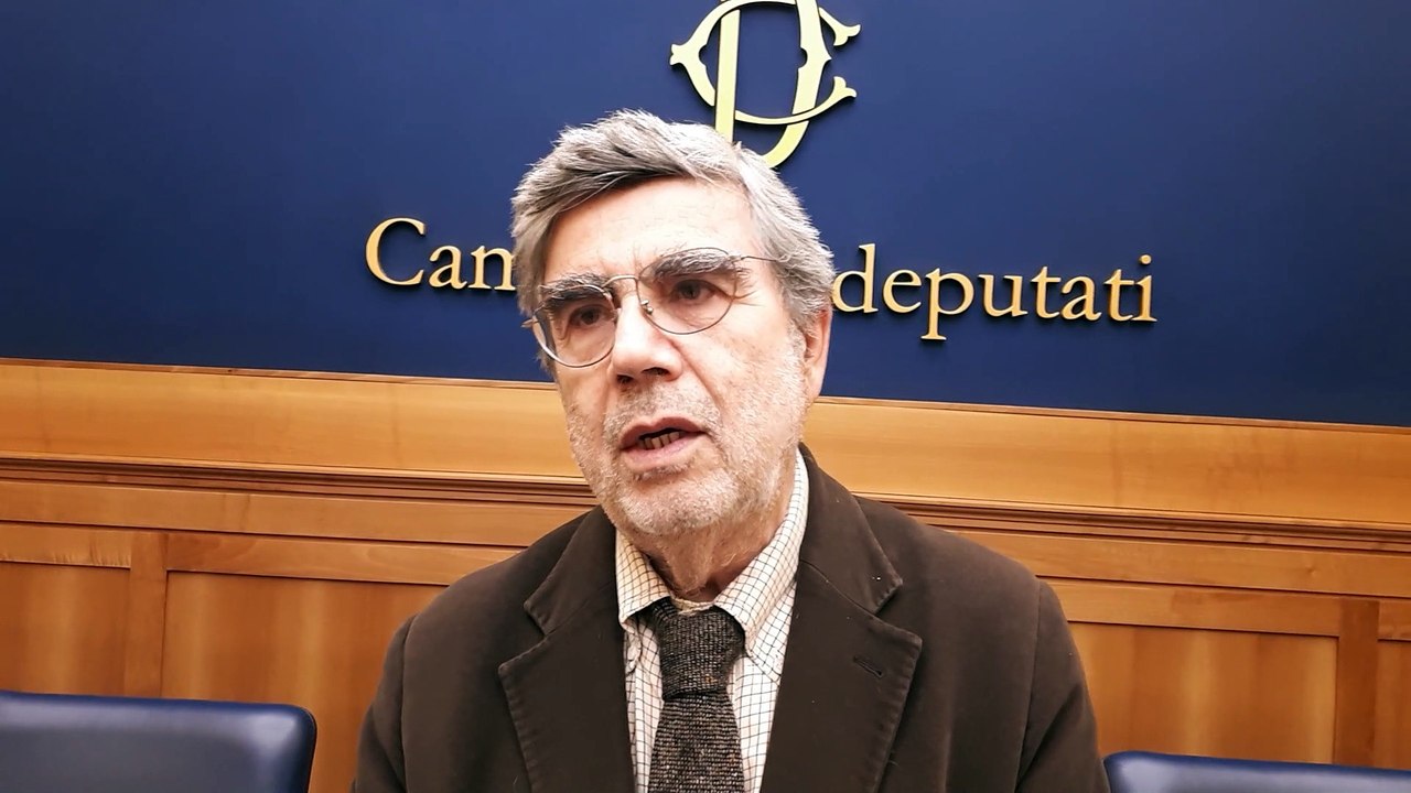 Voici comment le président de la Chambre des députés, Roberto Fico, perd le match sur les rentes d'anciens parlementaires