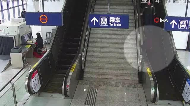 Çin'de Yaşlı Kadının İmdadına Polis Yetişti