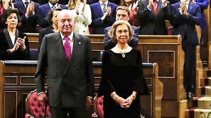 El gesto adulador de Sofía Grecia a Juanito Borbón en las Cortes Españolas
