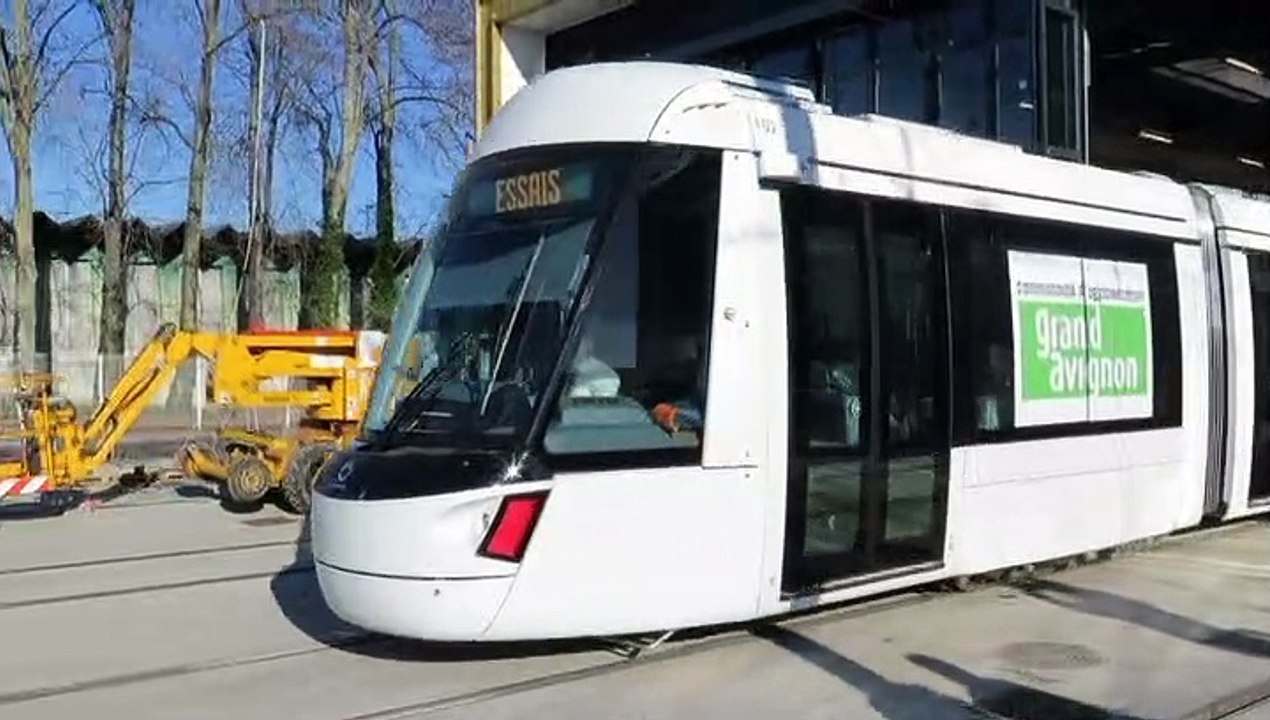 Première sortie et premiers tests pour le tramway du Grand Avignon