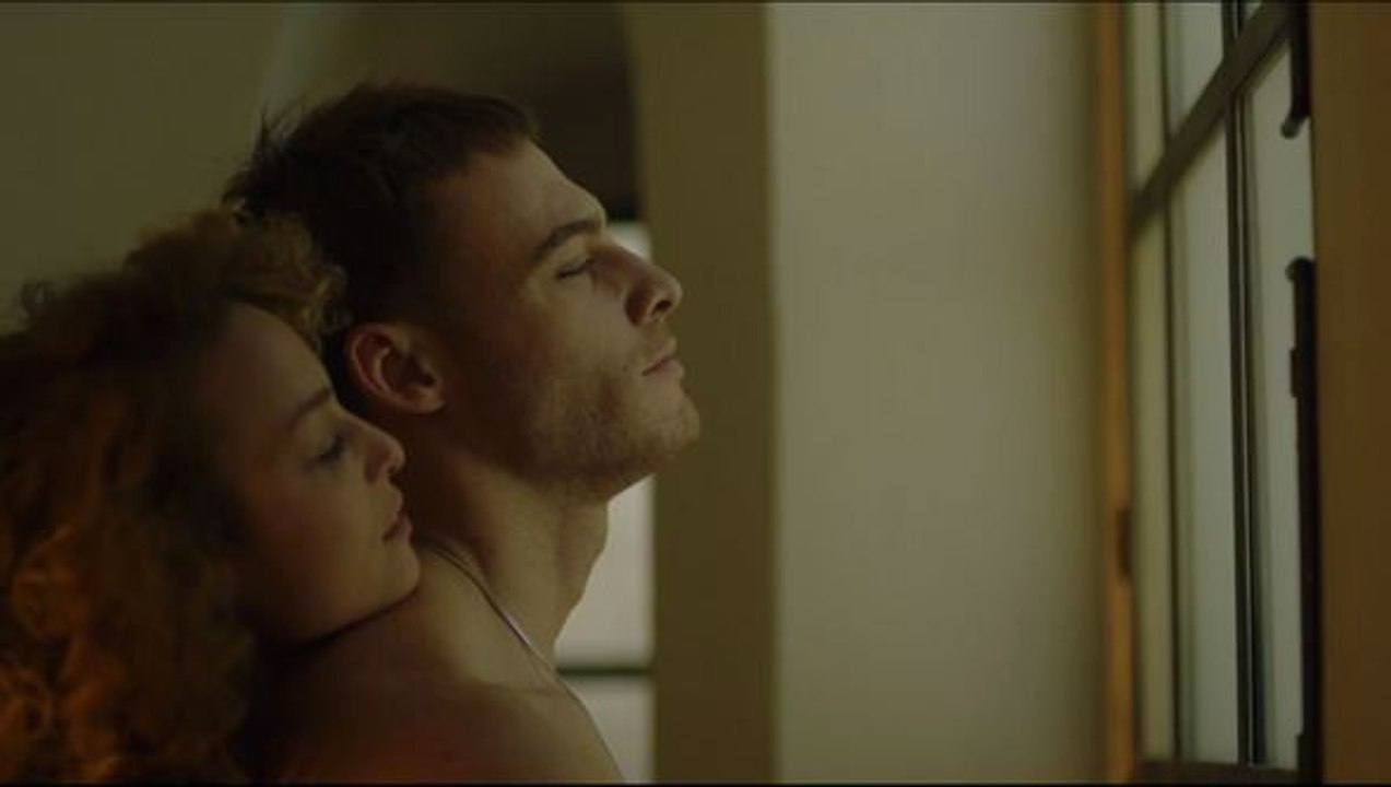 Ünlü Oyuncu Nilperi Şahinkayadan Sevişme Sahnesi İtirafı!